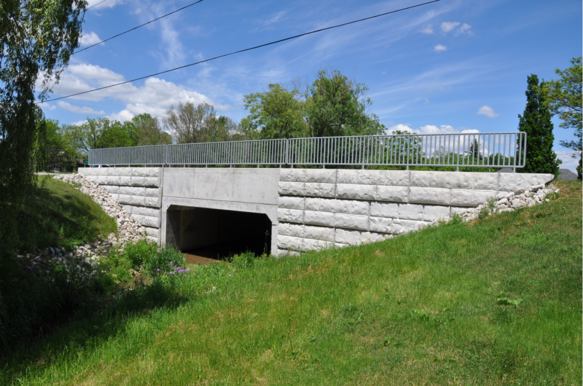 Retain-a-Rock Retaining Wall System • Durisol Noise Barriers